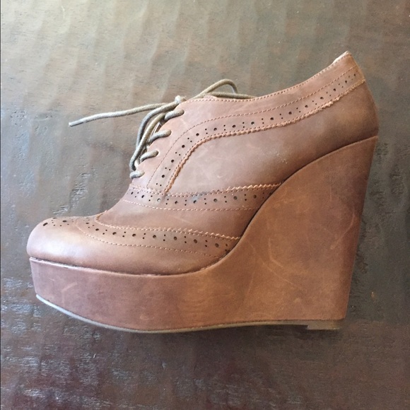 Like new Aldo heels with box and receipt