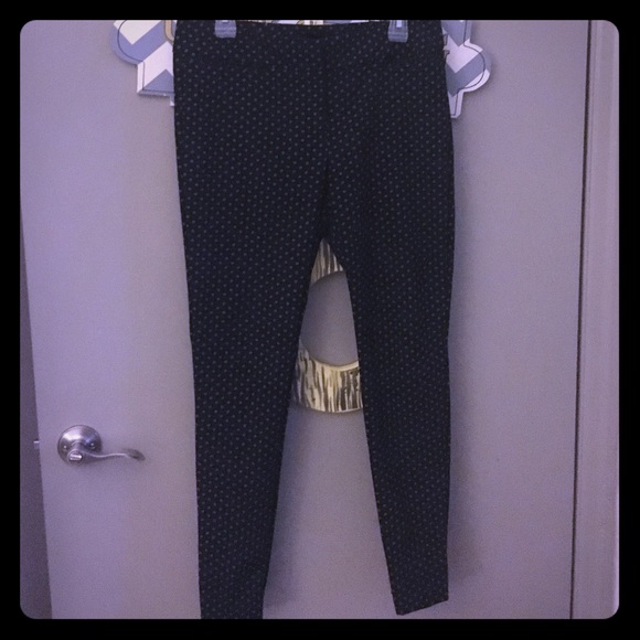 Size 8P Curvy Black Polka Dot Ann Taylor Slacks