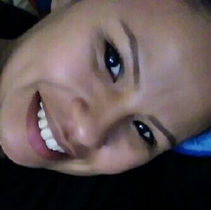 Meet your Posher, Desiree