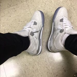 Jordan retro 4s lazer size 10