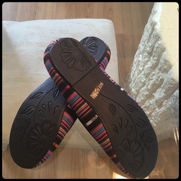 ✨🆕 COLORFUL FLATS✨ - Picture 4 of 5