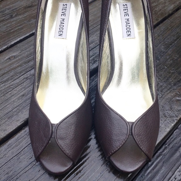 Steve Madden Brown Leather Peep-Toes!