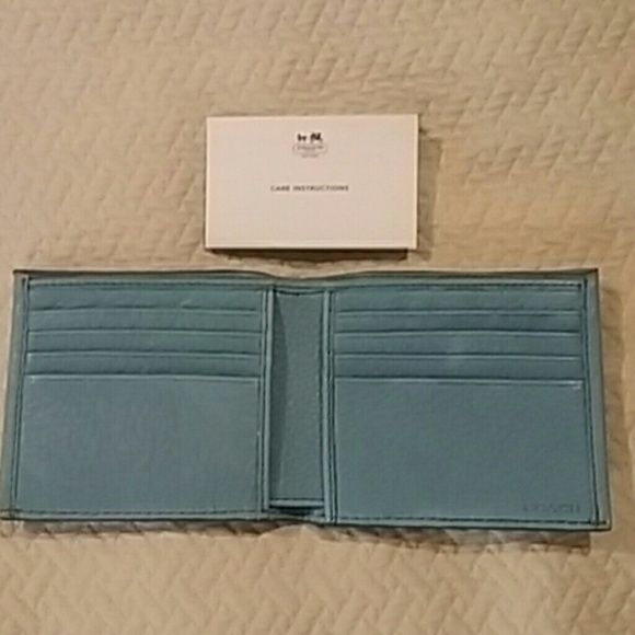 🚫SOLD 🚫 Authentic Coach Wallet - Picture 2 of 4