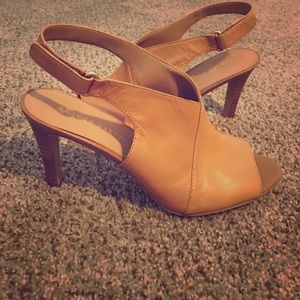 NEW Franco Sarto tan heels - size 9.5