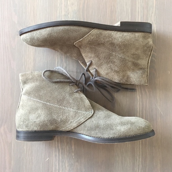 Johnston & Murphy Women's Desert Boot