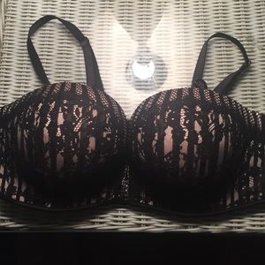 Victoria's secret bombshell bra. 38C