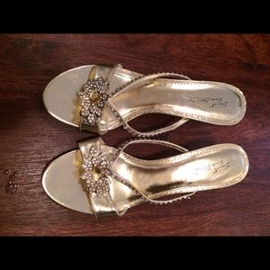 Gold formal shoes with rhinestones