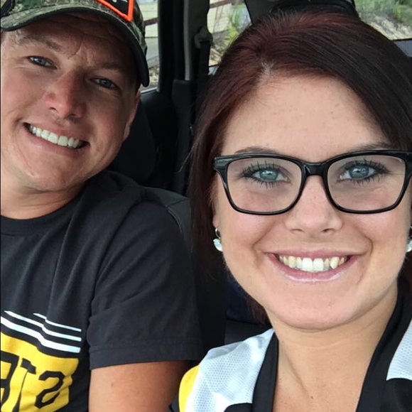 Meet your Posher, Aly - Picture 1 of 1