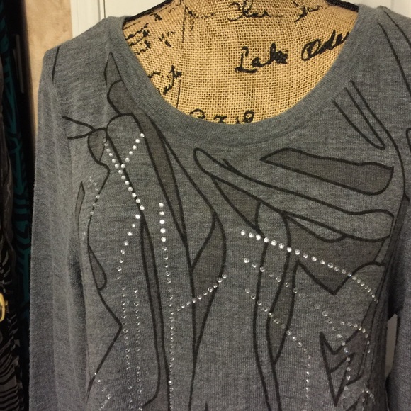 Top - Picture 2 of 2