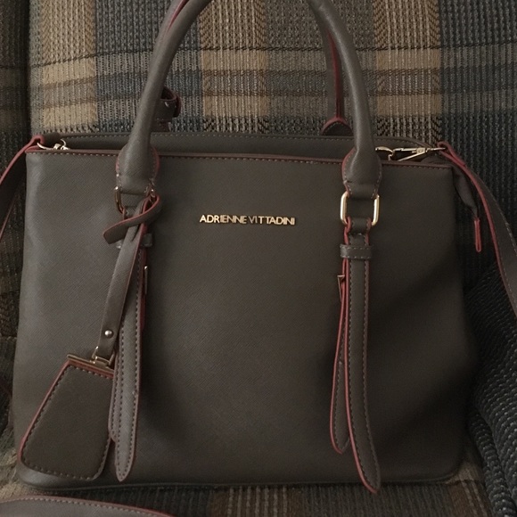 TRADED💕Adrienne V. Crossbody Purse - Picture 2 of 4