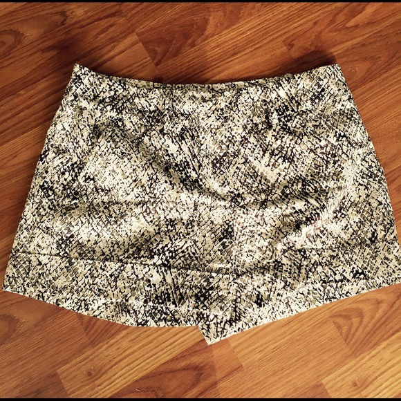 New York & company Short