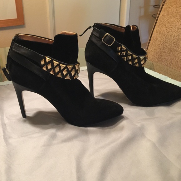 Badgley Mishka black suede ankle bootie