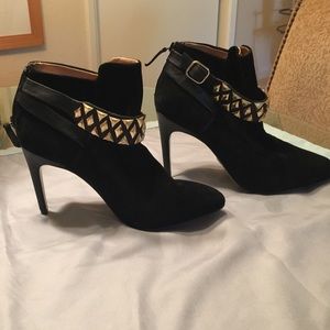 Badgley Mishka black suede ankle bootie