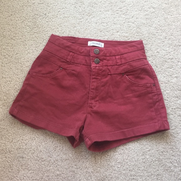 Burgundy shorts by pull&bear