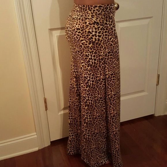 Leopard print maxi skirt