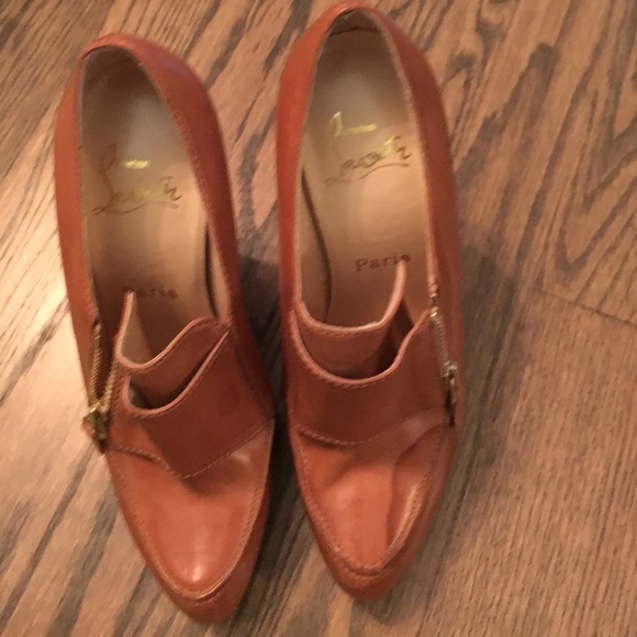christian louboutin sz 38 1/2. Never worn.