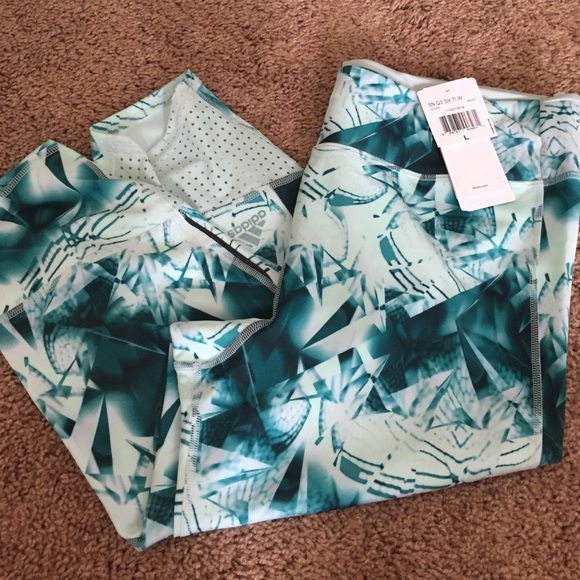 SOLD Adidas Supernova Capri tights