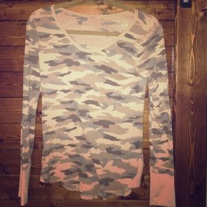 Free people long sleeve waffle shirt sz. S