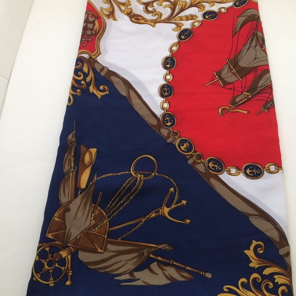 Vintage Silk scarf ,size 34 X 33 inches - Picture 2 of 3
