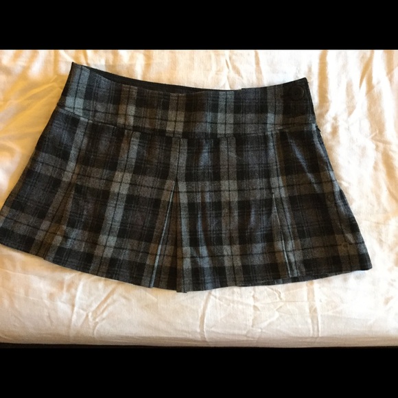 American Eagle pleated wool mini skirt