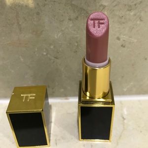 Tom Ford lipstick in pink dusk, tried color once
