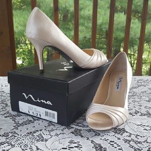 *Like New* Nina Ivory Satin Heels