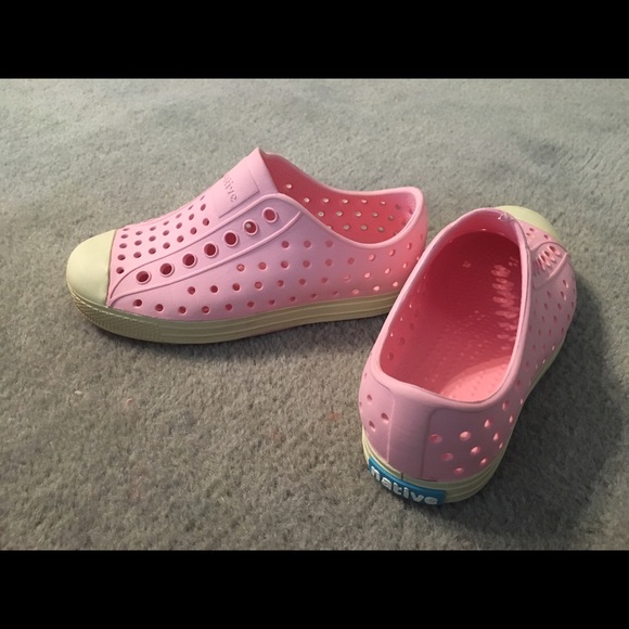 Girls native shoes