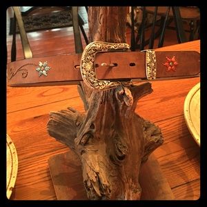 Beautiful brown leather belt with rhinestones M