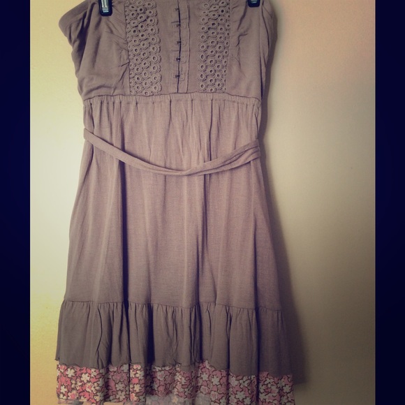 Decree strapless top