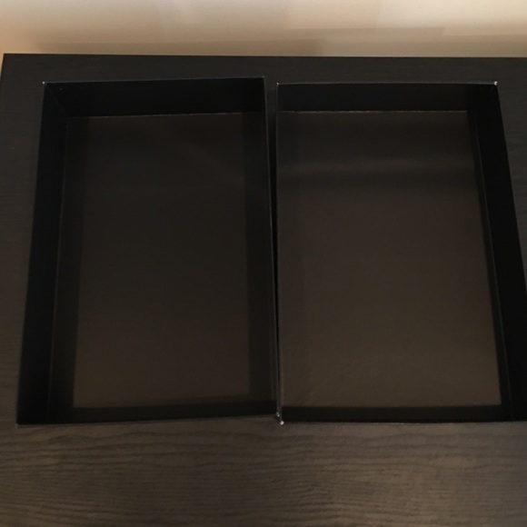 Chanel box, tissues and flowers with ribbon - Picture 2 of 4