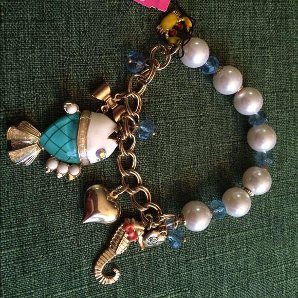 Betsey Johnson bracelet. Nwt
