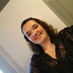 Meet your Posher, Danyelle