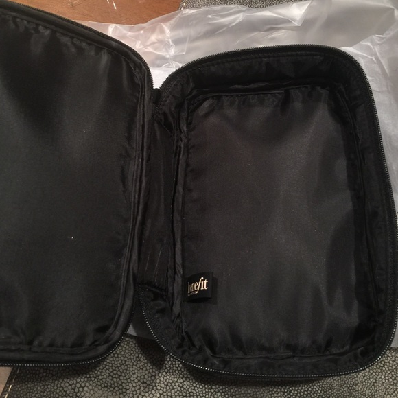 ‼️SOLD‼️⭐️BENEFIT ❤️B U N D L E❤️COSMETICS + BAG⭐️ - Picture 7 of 8