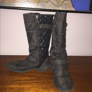 Girls Novo Suede Winter Boot.