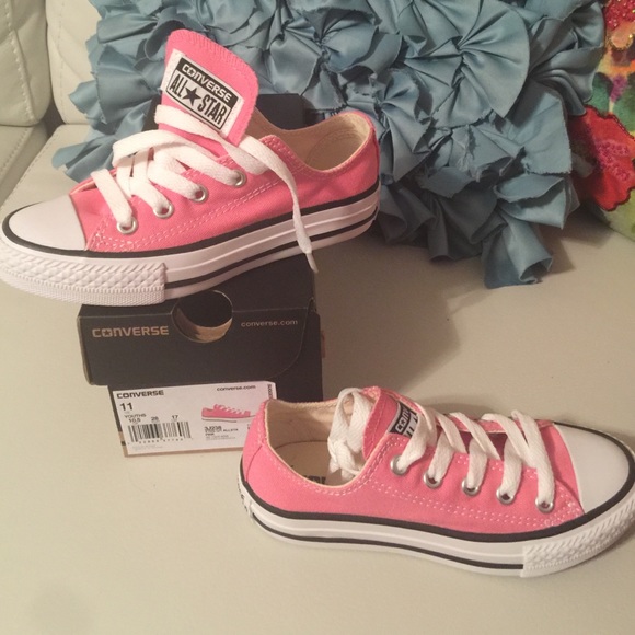 Never worn pink converse