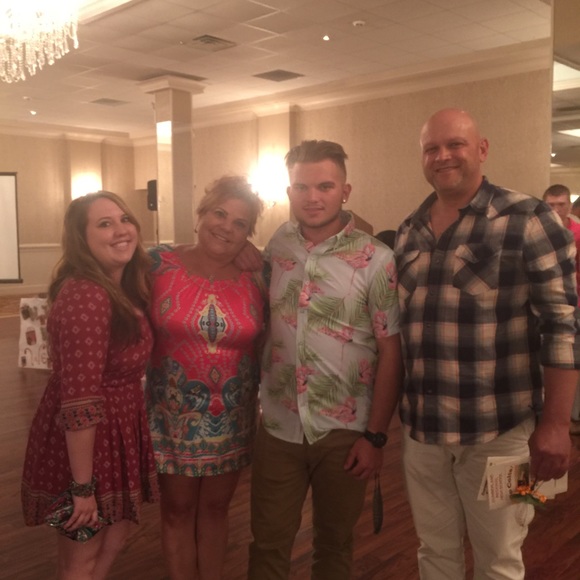 SALE 💕Meet your Posher, Deneen - Picture 3 of 3