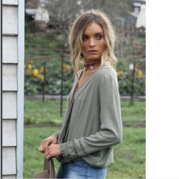 •{Lost in Lunar}• LUCILLE TOP - Picture 4 of 4