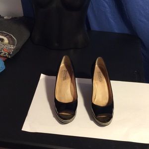 Black micheal Kors wedges