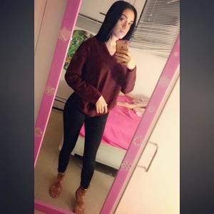 Meet your Posher, Alexia