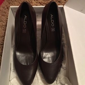 Aldo Moos Brown Pumps