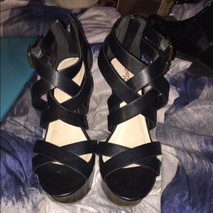 Black wedges