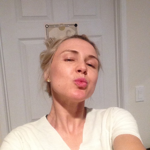 Meet your Posher, Julia - Picture 1 of 1