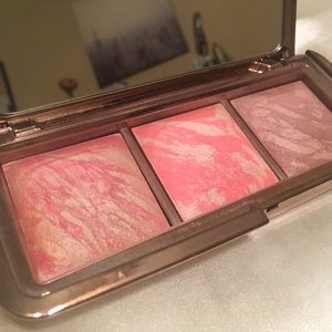 Hourglass Lighting Blush Palette in Ambient