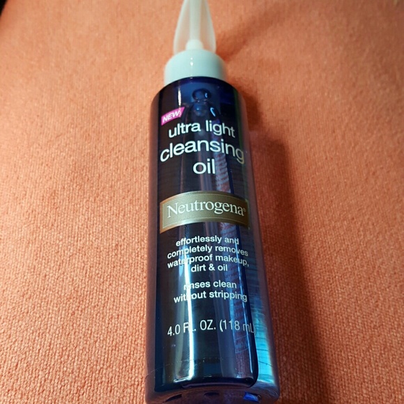 Neutrogena Cleansing Oil