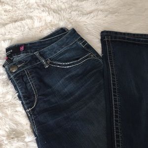 Torrid Bootcut Denim Blue Jeans w/ stitching sz 16