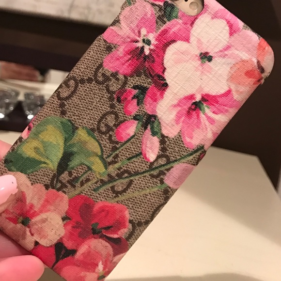 GUCCI Handpainted iPhone 6 geranium case