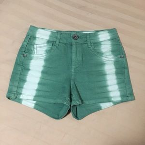 Vintage-style high waisted shorts