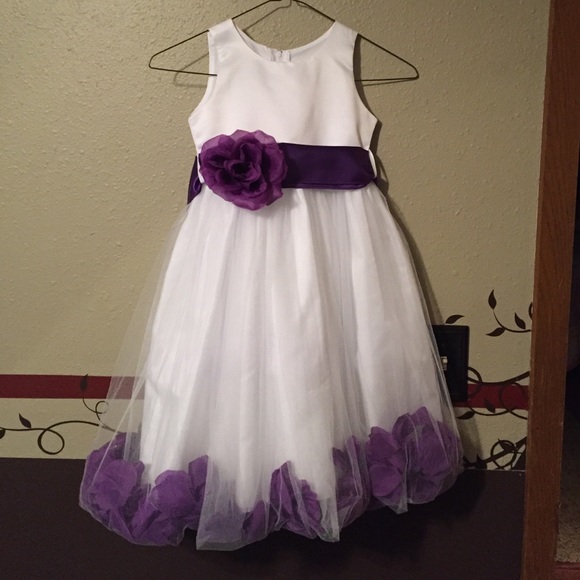 Beautiful little girls' dress!