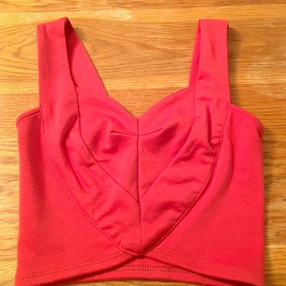 ✨ Boutique crop top - Picture 1 of 3