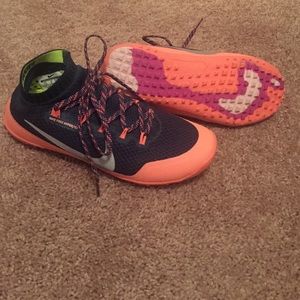 Brand new never worn Nike HYPERFEEL